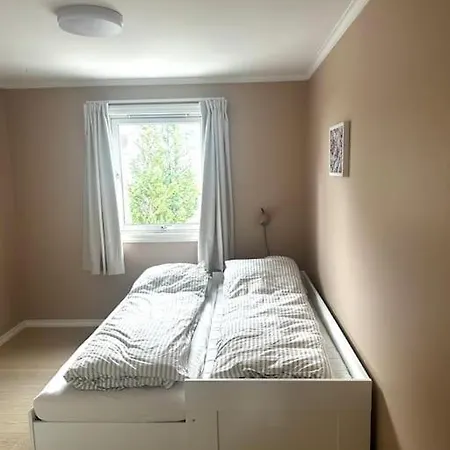 Romslig Naer Sentrum Apartman *